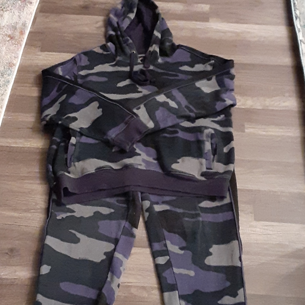 CAMOUFLAGE  SWEAT SUIT,  3 $10 items for $20